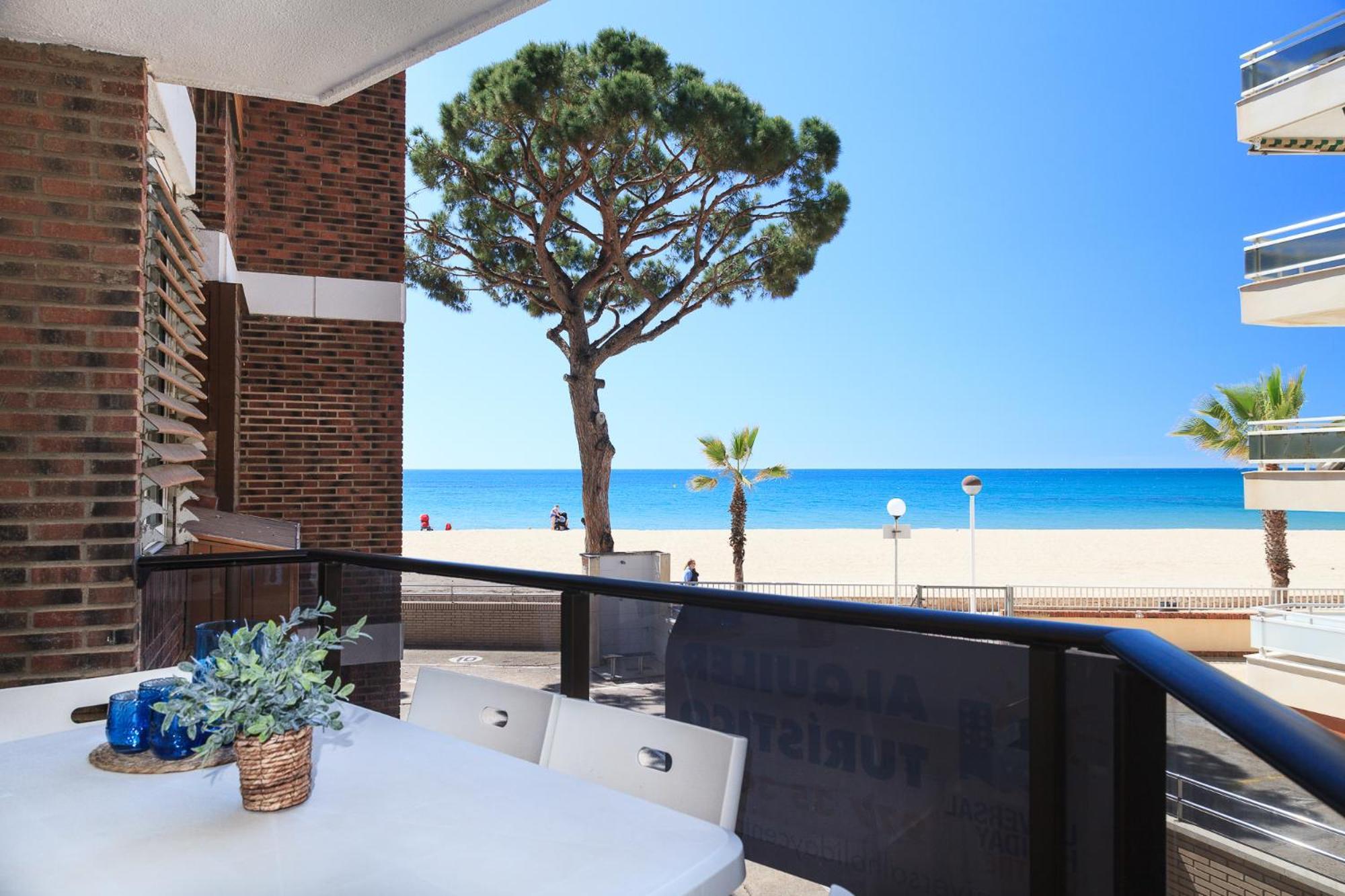 Uhc Mexico I Apartments Камбрильс Экстерьер фото